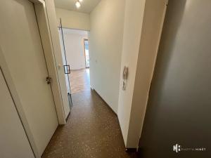 Pronájem bytu 1+kk, Praha - Dolní Měcholupy, Na návsi, 37 m2