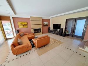 Prodej rodinného domu, Moravany, Švédské kříže, 268 m2