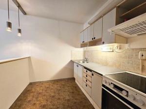 Pronájem bytu 3+kk, Praha - Modřany, Poljanovova, 78 m2