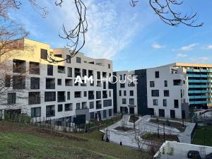 Pronájem garážového stání, Praha - Žižkov, Olgy Havlové, 15 m2
