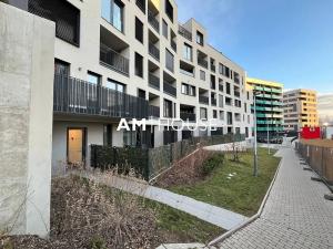 Pronájem garážového stání, Praha - Žižkov, Olgy Havlové, 15 m2