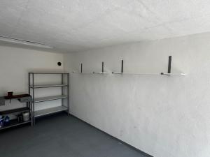 Pronájem garáže, Opava, Zíkova, 20 m2