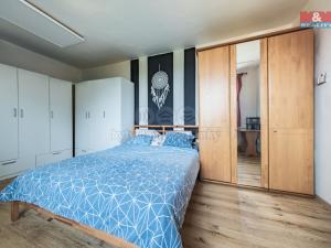 Prodej bytu 4+1, Větrušice, Jižní, 74 m2