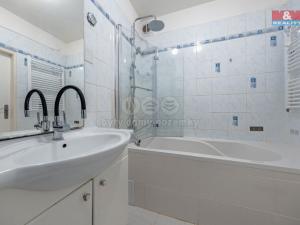 Prodej bytu 4+1, Větrušice, Jižní, 74 m2