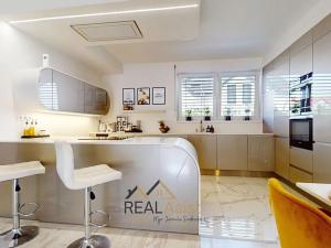 Prodej rodinného domu, Holasice, Čtvrtě, 139 m2