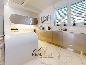 Prodej rodinného domu, Holasice, Čtvrtě, 139 m2