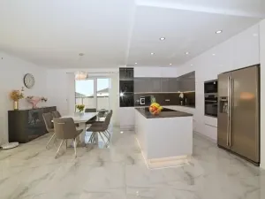 Prodej rodinného domu, Polerady, 235 m2