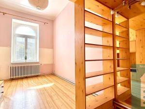 Prodej bytu 2+1, Holešov, nám. Svobody, 69 m2