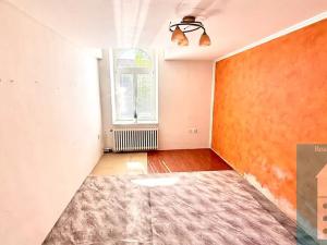 Prodej bytu 2+1, Holešov, nám. Svobody, 69 m2