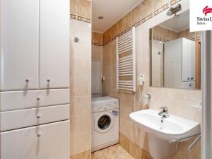 Prodej bytu 3+1, Praha - Prosek, Vysočanská, 72 m2