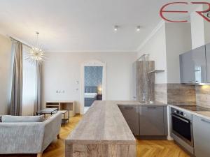 Pronájem bytu 2+kk, Jablonec nad Nisou, Komenského, 57 m2