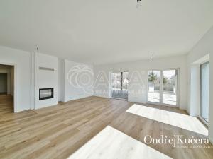 Prodej rodinného domu, Jeviněves, 200 m2