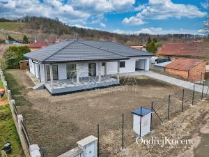 Prodej rodinného domu, Jeviněves, 200 m2