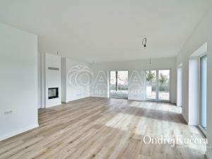 Prodej rodinného domu, Jeviněves, 200 m2