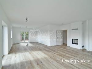 Prodej rodinného domu, Jeviněves, 200 m2