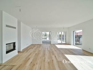 Prodej rodinného domu, Jeviněves, 200 m2
