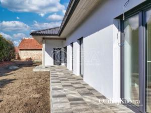 Prodej rodinného domu, Jeviněves, 200 m2