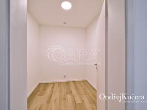 Prodej rodinného domu, Jeviněves, 200 m2