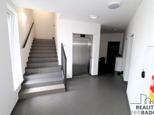 Prodej bytu 2+kk, Pohořelice, U Kasáren, 50 m2