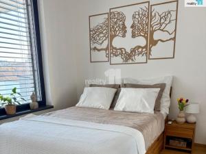 Prodej bytu 2+kk, Praha - Malešice, Azzoniho, 67 m2