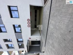 Prodej bytu 2+kk, Praha - Malešice, Azzoniho, 67 m2