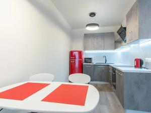 Pronájem bytu 2+kk, Praha - Karlín, Nekvasilova, 58 m2