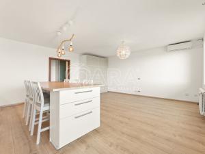 Prodej bytu 3+kk, Praha - Prosek, Stoupající, 75 m2