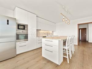 Prodej bytu 3+kk, Praha - Prosek, Stoupající, 75 m2