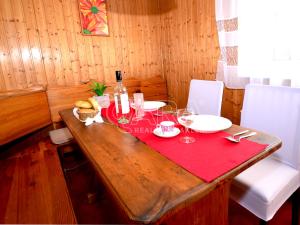 Prodej rodinného domu, Veleň, U Kovárny, 93 m2