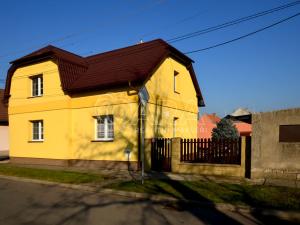 Prodej rodinného domu, Veleň, U Kovárny, 93 m2