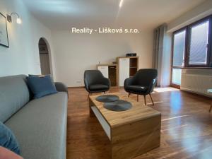 Pronájem bytu 2+1, Ústí nad Labem, Slavíčkova, 62 m2