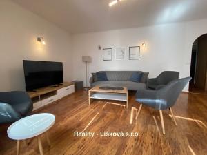 Pronájem bytu 2+1, Ústí nad Labem, Slavíčkova, 62 m2