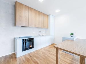 Pronájem bytu 2+kk, Praha - Vysočany, Fafkových, 58 m2