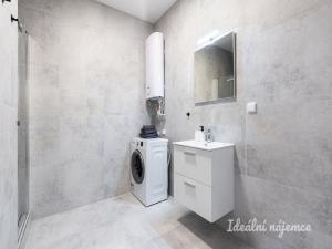 Pronájem bytu 2+kk, Praha - Kyje, Za černým mostem, 67 m2