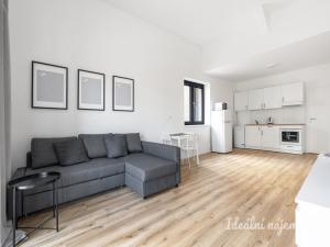 Pronájem bytu 2+kk, Praha - Kyje, Za černým mostem, 67 m2