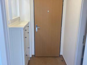 Pronájem bytu 2+kk, Jesenice, V Roháči I., 56 m2