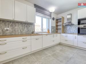 Pronájem bytu 3+1, Plzeň - Jižní Předměstí, Erbenova, 140 m2