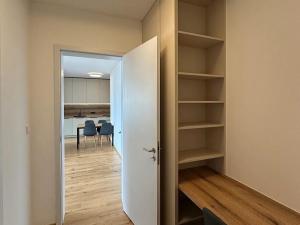 Pronájem bytu 2+kk, Praha - Nusle, Mužíkova, 64 m2
