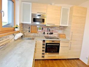 Pronájem bytu 2+1, Praha - Šeberov, Musilova, 56 m2