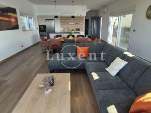 Prodej vily, Omiš, Chorvatsko, 240 m2