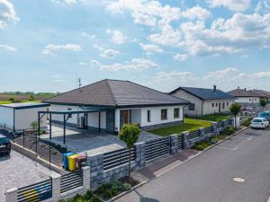 Prodej rodinného domu, Rožďalovice - Zámostí, Polní, 145 m2