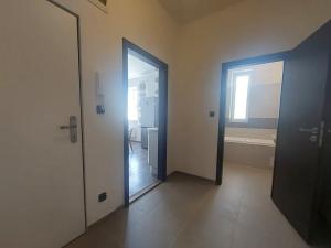 Pronájem bytu 2+kk, Praha - Dolní Měcholupy, Dolnoměcholupská, 46 m2