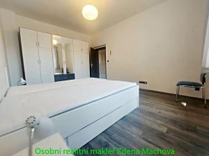 Pronájem bytu 2+kk, Praha - Dolní Měcholupy, Dolnoměcholupská, 46 m2