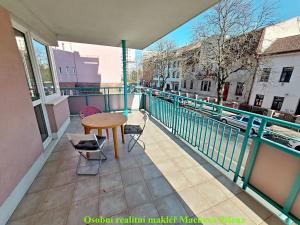 Pronájem bytu 2+kk, Praha - Strašnice, Gutova, 80 m2