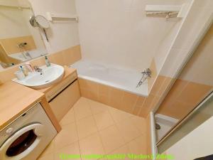 Pronájem bytu 2+kk, Praha - Strašnice, Gutova, 80 m2