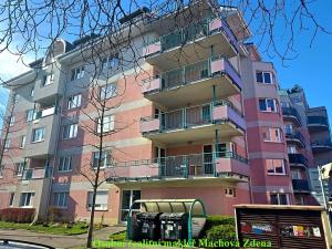 Pronájem bytu 2+kk, Praha - Strašnice, Gutova, 80 m2