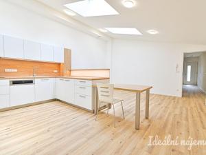 Pronájem bytu 5+kk, 117 m2