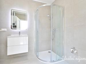 Pronájem bytu 5+kk, 117 m2