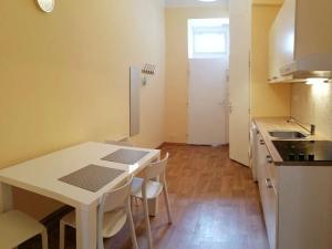 Pronájem bytu 1+1, Praha - Karlín, Šaldova, 39 m2