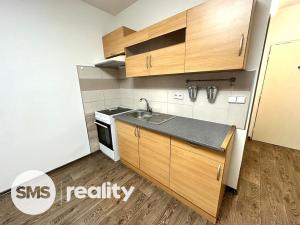 Pronájem bytu 1+kk, Opava, Edvarda Beneše, 25 m2